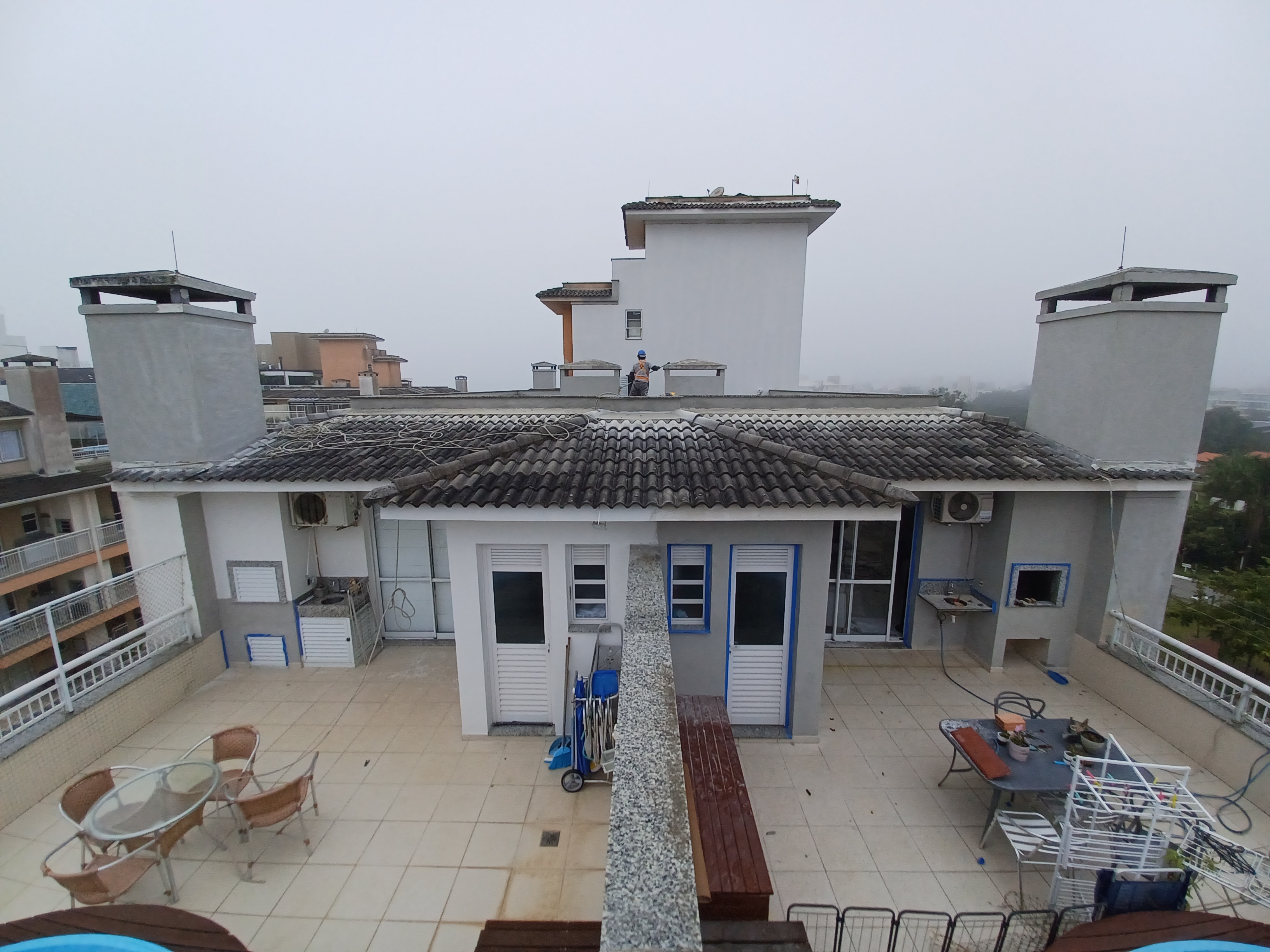 Serviços telhado e sacadas cobertura.